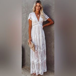 ViCi Collection (Aakaa) White Lace Maxi Dress Size M